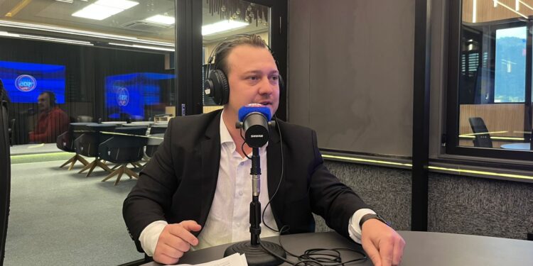 [Vídeo] Advogado que pede retorno de seguranças em escolas dispara contra prefeito de Massaranduba