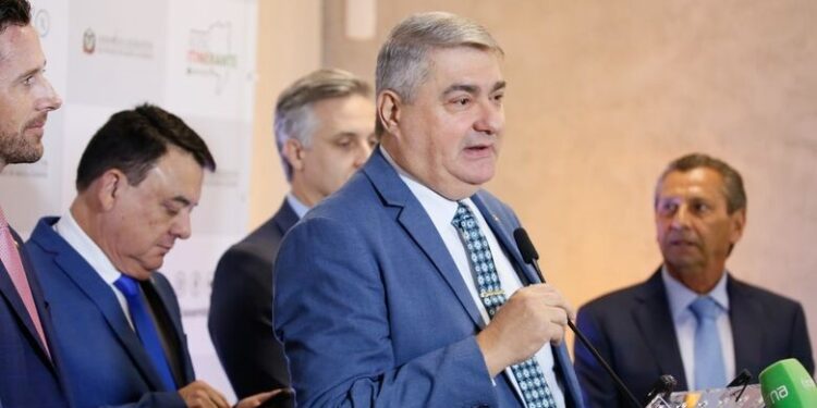 Lunelli solicita ao Estado urgência para realização de novo mutirão da saúde