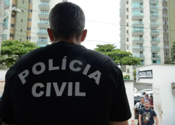 Polícia faz ação contra influenciadores que divulgam Jogo do Tigrinho