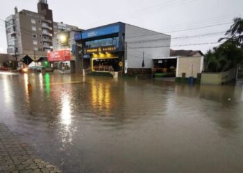 Prefeitura recebe estudo que poderá evitar enchentes na região central de Guaramirim
