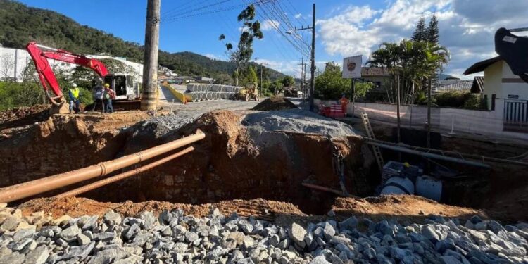 Trecho da rua João Januário Ayroso ficará interditado até outubro