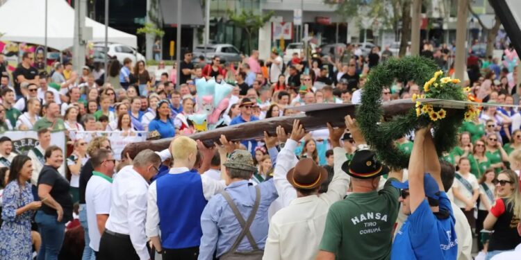 Schützenbaum abre calendário de eventos da 35ª Schützenfest