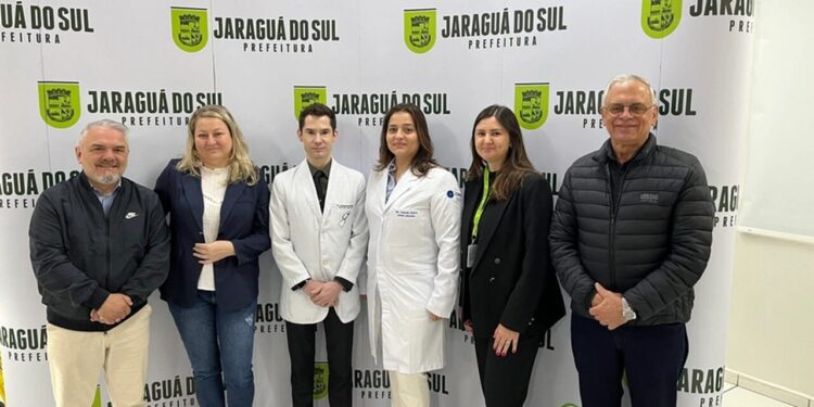 Jaraguá do Sul recebe dois novos especialistas pelo Programa Mais Médicos