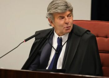 Fux absolve Bolsonaro e condena Braga Netto e Cid