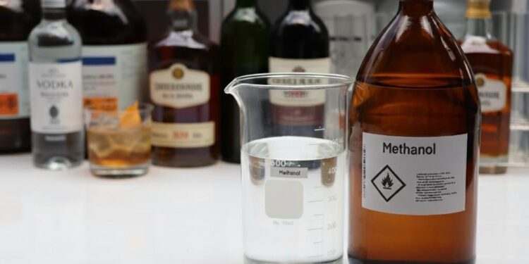 Procon de SC orienta consumidores e fornecedores sobre bebidas que possam conter metanol