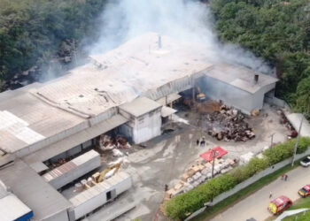 Proprietário da Delmax, empresa que pegou fogo em Jaraguá do Sul, fala sobre início de incêndio e faz agradecimento aos bombeiros