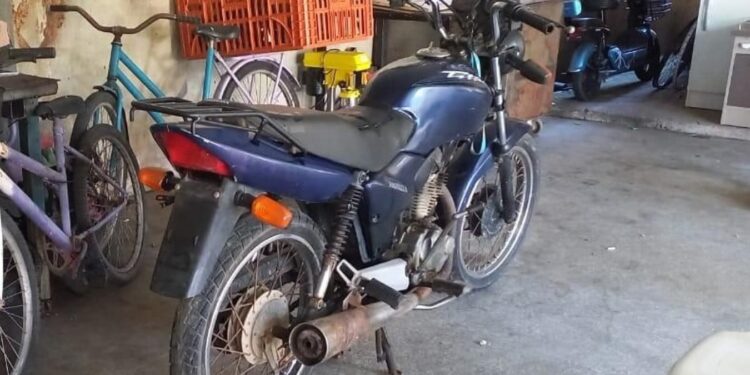 Adolescente é apreendido com moto roubada em Jaraguá do Sul