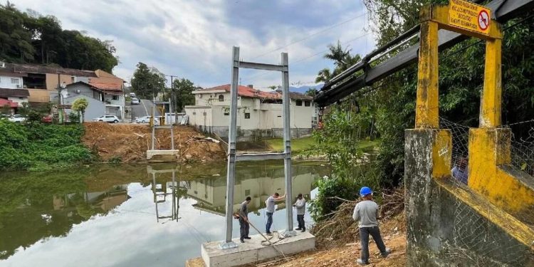 Inicia montagem das pontes pênseis em Jaraguá do Sul