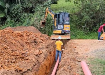Samae inicia obra de implantação de rede de esgoto no bairro Três Rios do Norte
