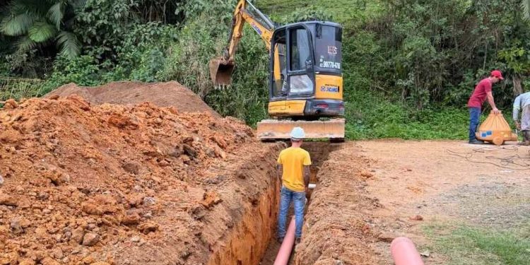 Samae inicia obra de implantação de rede de esgoto no bairro Três Rios do Norte