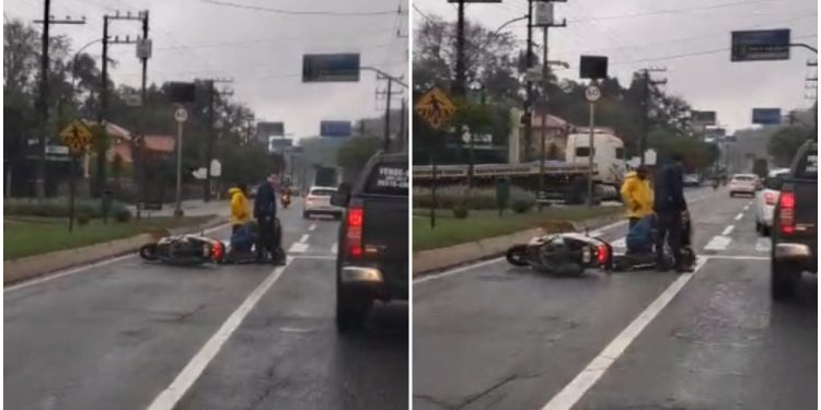 Queda de moto mobiliza SAMU na Avenida Prefeito Waldemar Grubba, em Jaraguá do Sul