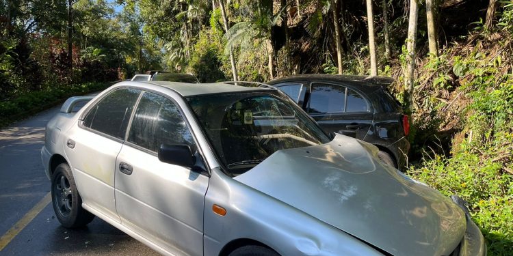 [Foto e vídeo] Dois carros se envolvem em acidente no Molha, em Jaraguá do Sul