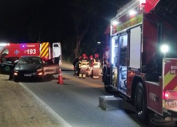 [Foto e vídeo] Duas mulheres ficam feridas após carros baterem de frente na BR-280, em Jaraguá do Sul