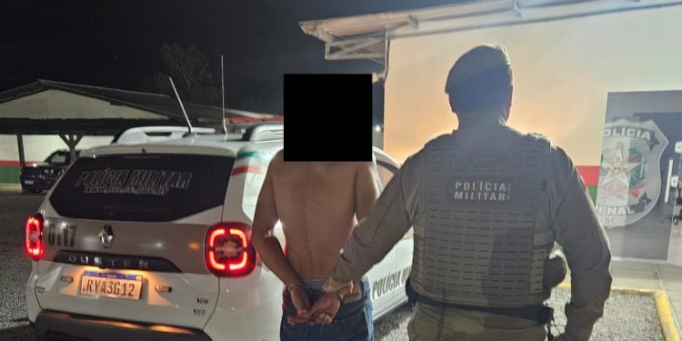 Homem é preso em Schroeder em cumprimento de mandado por tráfico de drogas