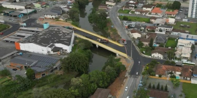 “Ponte do Brasão”, em Jaraguá do Sul, será aberta no dia 3 de novembro