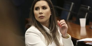 Carol De Toni ameaça deixar PL após Jorginho Mello defender Amin ao Senado