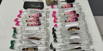 Lança-perfume, ‘molly’ e maconha: Mulher é presa por tráfico de drogas em Jaraguá do Sul