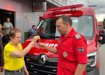 Moradora de Jaraguá do Sul doa ambulância para os Bombeiros Voluntários