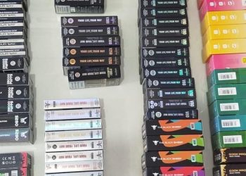 PM apreende 139 cigarros eletrônicos e três pessoas são detidas em Jaraguá do Sul