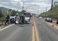 [Fotos] Homem morre em grave acidente com caminhão e dois carros em Jaraguá do Sul