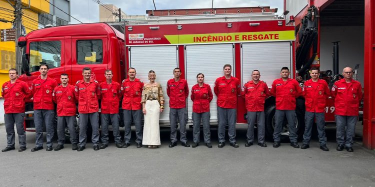 [Vídeo] Família Werninghaus faz doação de equipamentos aos Bombeiros Voluntários de Jaraguá do Sul