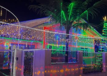 [Vídeo] Casa mais iluminada de Jaraguá do Sul conta com mais de 30 mil lâmpadas