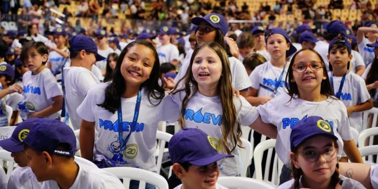 Proeva forma mais de 2.500 estudantes e celebra 20 anos de educação ambiental
