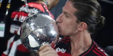 Flamengo renova com o técnico jaraguaense Filipe Luís