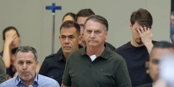 Moraes autoriza internação de Bolsonaro para cirurgia