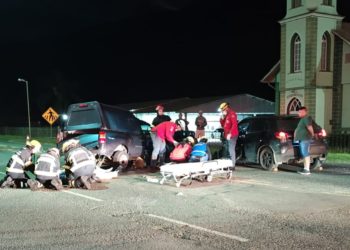 [Fotos] Duas pessoas ficam feridas em grave acidente em Guaramirim