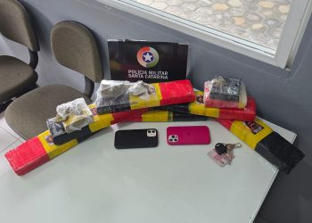 Casal é preso com 6,5 kg de maconha em Guaramirim