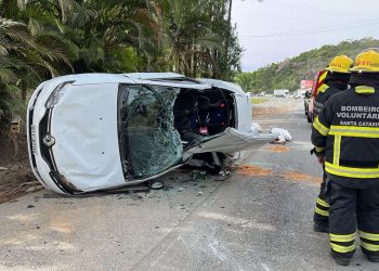Duas pessoas morrem em grave acidente na SC-108, em Guaramirim