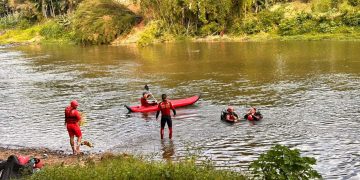 Bombeiros fazem buscas por adolescente que desapareceu no rio em Jaraguá do Sul