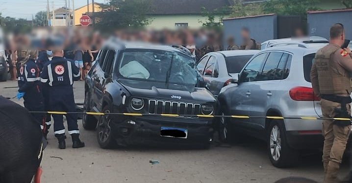 (Vídeo) Perseguição termina com acidente grave e morte de homem em Joinville