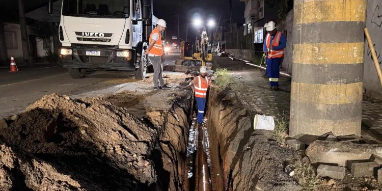Samae executa obra na rua Presidente Epitácio Pessoa, em Jaraguá do Sul