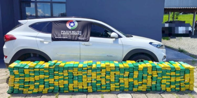 Polícia Militar apreende 509 kg de maconha e recupera veículo furtado no Norte de SC