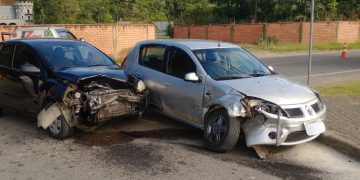 Duas mulheres se envolvem em acidente em Schroeder