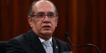 Gilmar Mendes pede que Governo de SC explique em 48h lei que barra cotas raciais