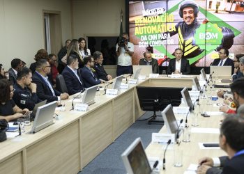 Motoristas sem infrações terão CNH renovada automaticamente