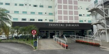 Menina esquecida em carro deixa UTI, mas segue internada em Jaraguá do Sul