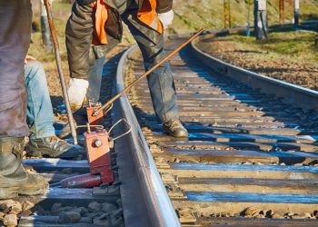 Cruzamento ferroviário da Rua Heinrich August Lessman interditado nesta terça-feira (17)