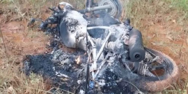 Moto utilizada por autores de homicídio em Jaraguá do Sul é queimada