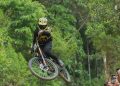 Jaraguaenses garantem pódio na abertura do Estadual de Downhill