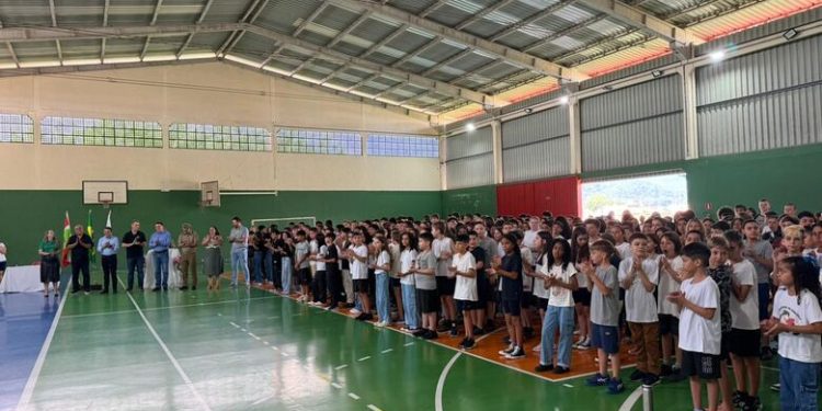 Escola Almirante Tamandaré de Guaramirim passa a ser cívico-militar