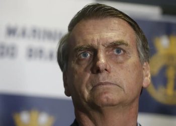 Bolsonaro é internado em UTI hospitalar com broncopneumonia bilateral
