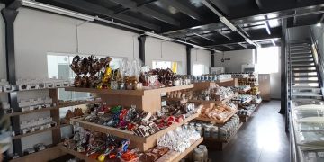 Loja da Apeafa reabre no Mercado Municipal de Jaraguá do Sul