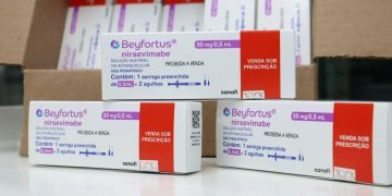 Guaramirim passa a ofertar medicamento para prevenção de infecções respiratórias em bebês de risco