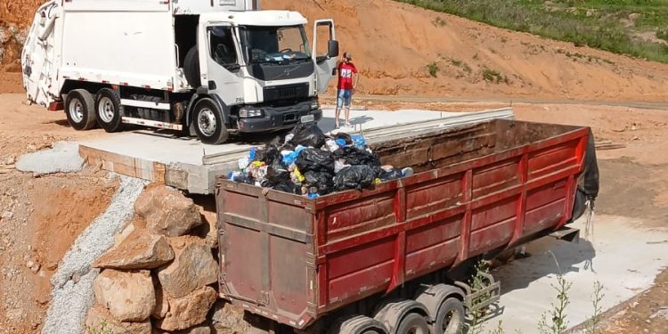 Com local para transbordo, Prefeitura de Guaramirim espera normalização da coleta de lixo