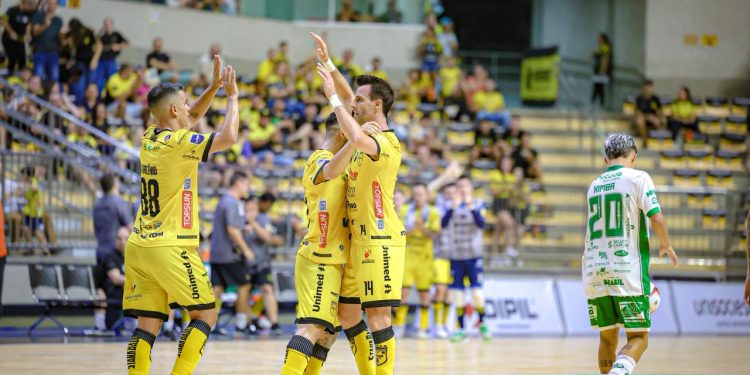 Jaraguá Futsal abre venda de ingressos para jogos contra Joinville e Corinthians
