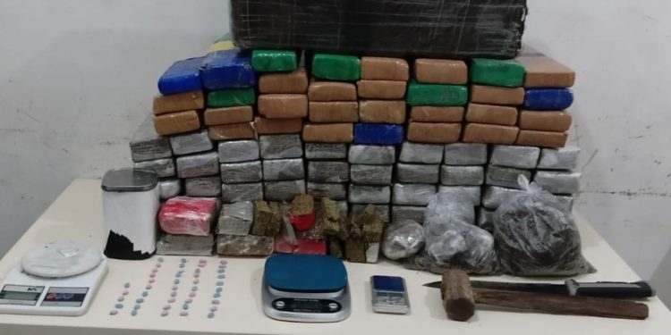 Ocorrência iniciada em Jaraguá do Sul termina na apreensão de 93 quilos de maconha